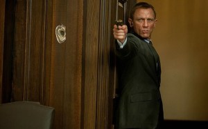 daniel-craig-gun_2198095k